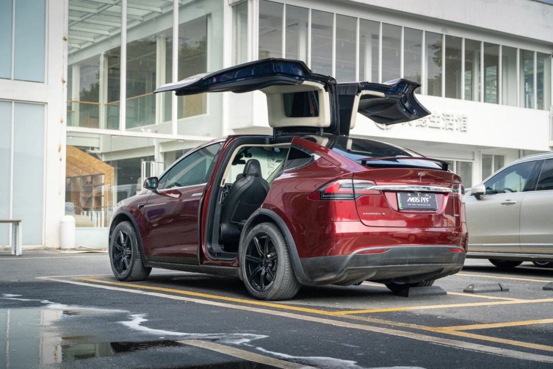 特斯拉召回54676辆Model X