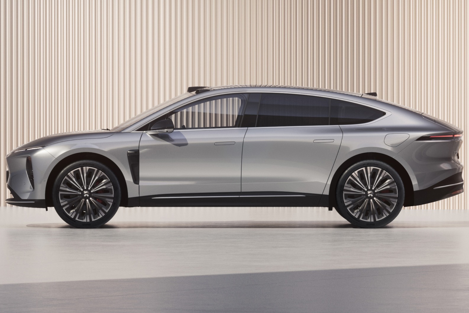 “高举高打”的蔚来ET9，到底想卖多少台？