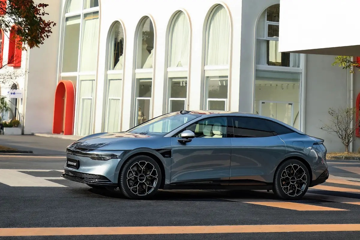 拳打Model 3脚踢小鹏蔚来,极氪2024年销量大预测