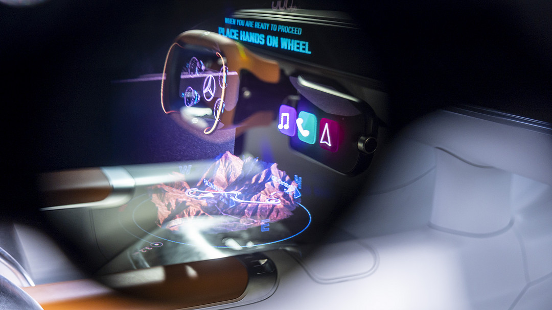 12.搭配Magic Leap 2增強現(xiàn)實（AR）眼鏡，整個座艙可成為用戶交互界面.jpg