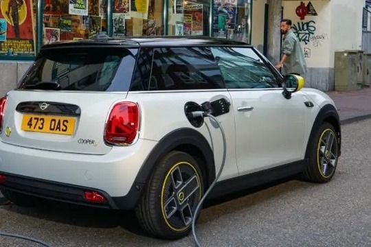 欧盟理事会推迟对英国电动汽车征收关税