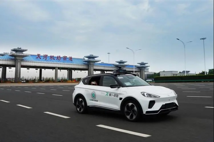 全国首次 武汉3座长江大桥可通行自动驾驶汽车