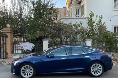 被比亚迪赶超,特斯拉市值一夜蒸发超300亿美元,马斯克:我们是一家AI及机器人公司
