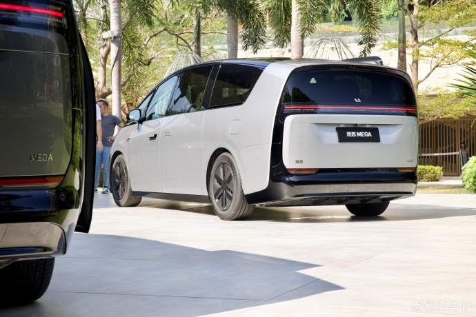 理想汽车MindGPT正式通过国家备案