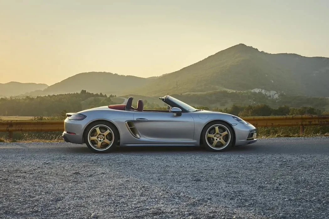 燃油版保时捷 Boxster 和 Cayman 在欧洲将停产,纯电版本蓄势待发
