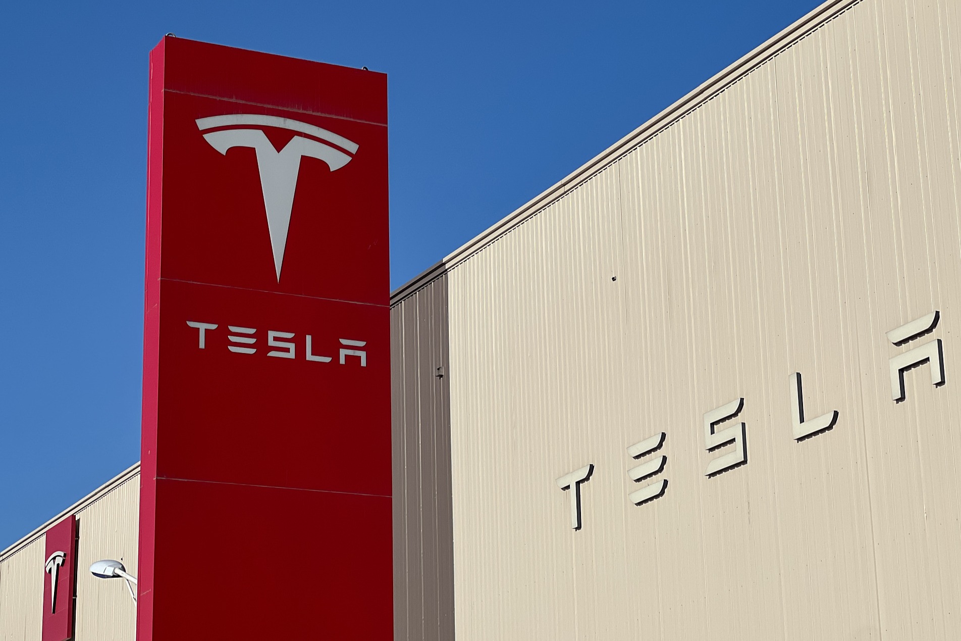 特斯拉一季度销量远不及预期，近四年首次同比下降