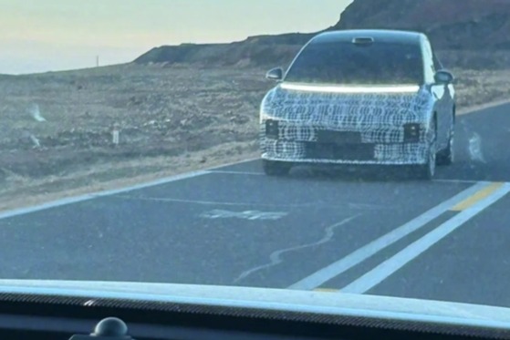 理想M系纯电SUV谍照曝光：形似MEGA、取消侧滑门