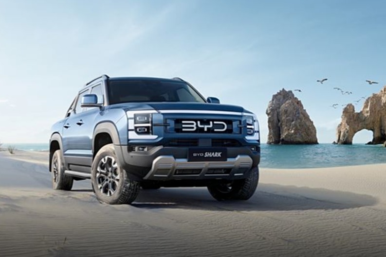 比亚迪在墨西哥发布会上介绍新款混合动力皮卡shark