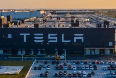 特斯拉大规模裁员后重启招聘：AI 机器人工程师、维修技师等职位开放