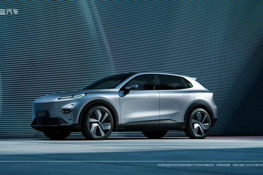 深蓝汽车产品规划曝光:9 月发布紧凑型新车 S05,明年Q1发布大六座SUV