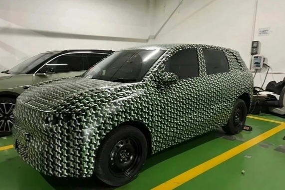 零跑 A12 汽车内饰曝光：继续采用横屏方案，有望定价“10 万级”