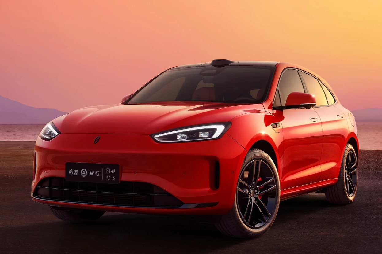 问界新 M5 汽车交付量破万：24.98 万元起，全系华为高阶智驾