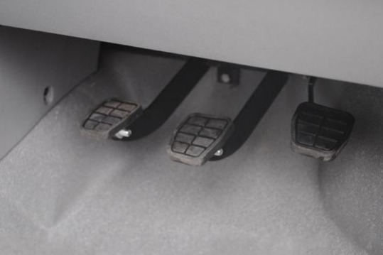 日本将要求自动档新车安装防误踩油门装置