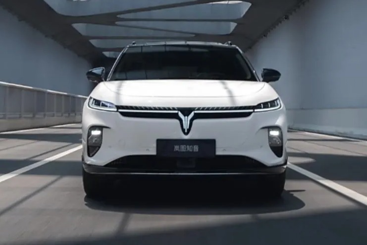 最高续航 901 公里,岚图知音纯电中型 SUV 官图发布