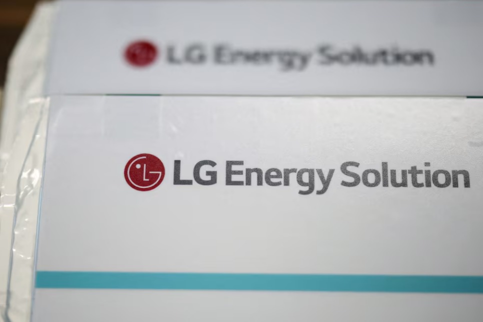 LG 新能源正与约三家中国供应商洽谈,为欧洲生产低成本电动汽车电池