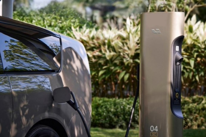 国家能源局：截至今年 6 月底我国充电桩总量超 1024 万台，同比增长 54%