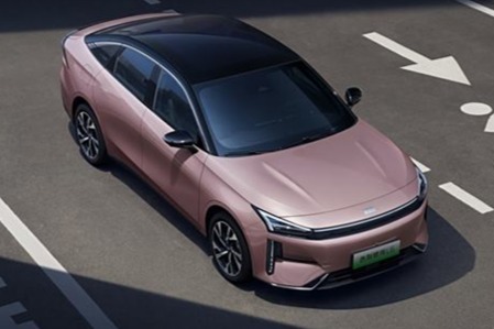 吉利汽车7月销售150782辆同比增长13%，插混28193辆同比增长119%