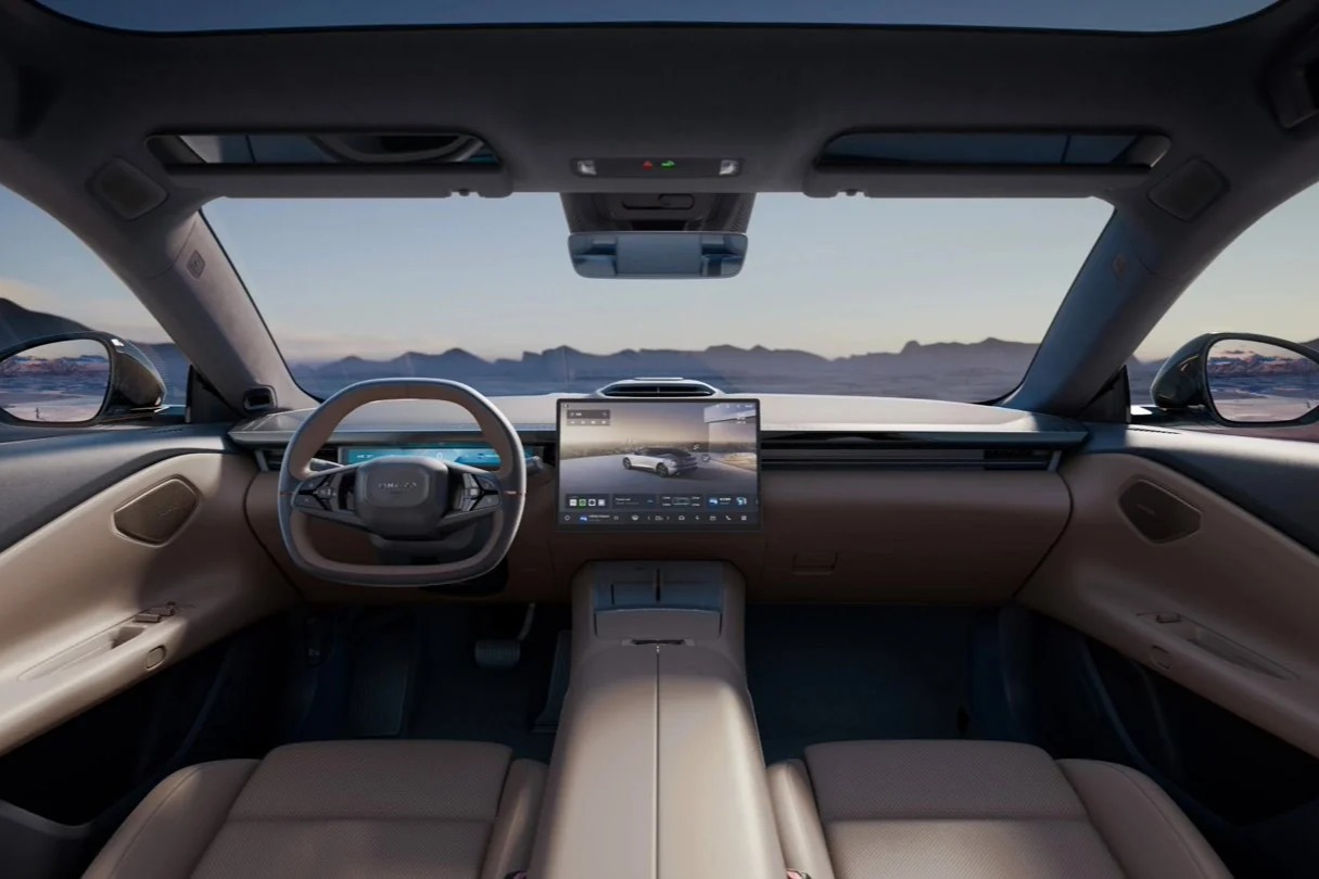 领克Z10官宣搭载路特斯机器人高阶智驾方案，支持全国高速NOA