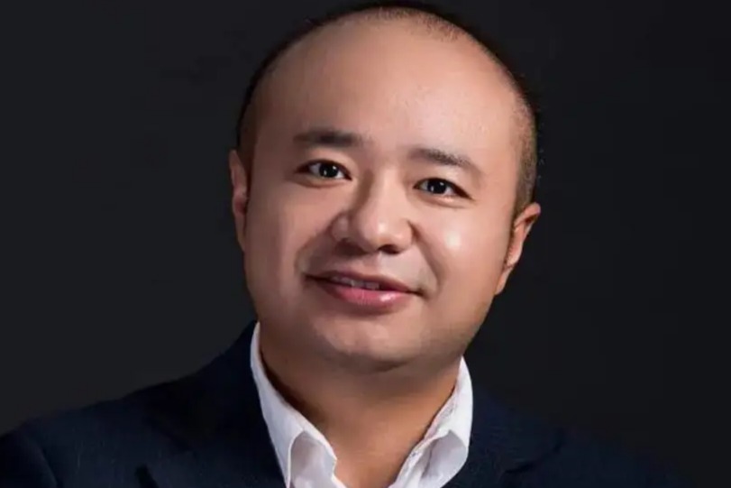网传极越公关负责人徐继业朋友圈炮轰小米“亏钱卖车是倾销”,被质疑P图