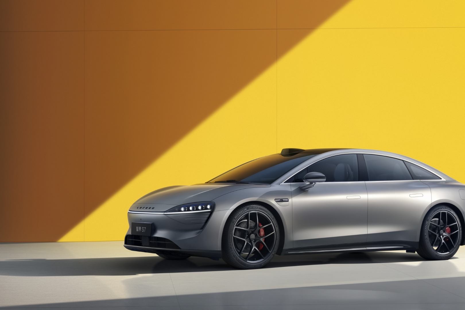 智界陷交付难题,华为智选车扩张蒙上阴影