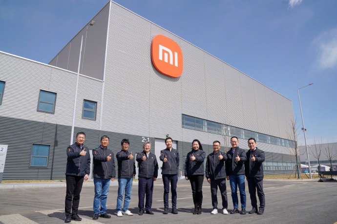 小米目标进入纯电豪华轿车销量前三,公开造车投入逾百亿元