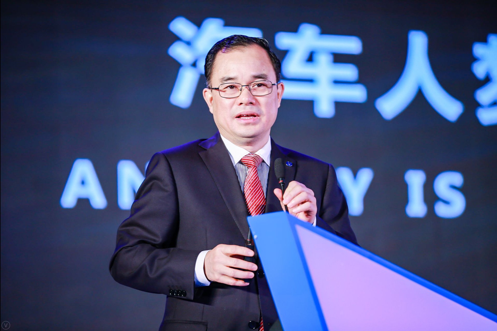 长安汽车朱华荣：推荐学生考虑新能源汽车、汽车出口等专业方向