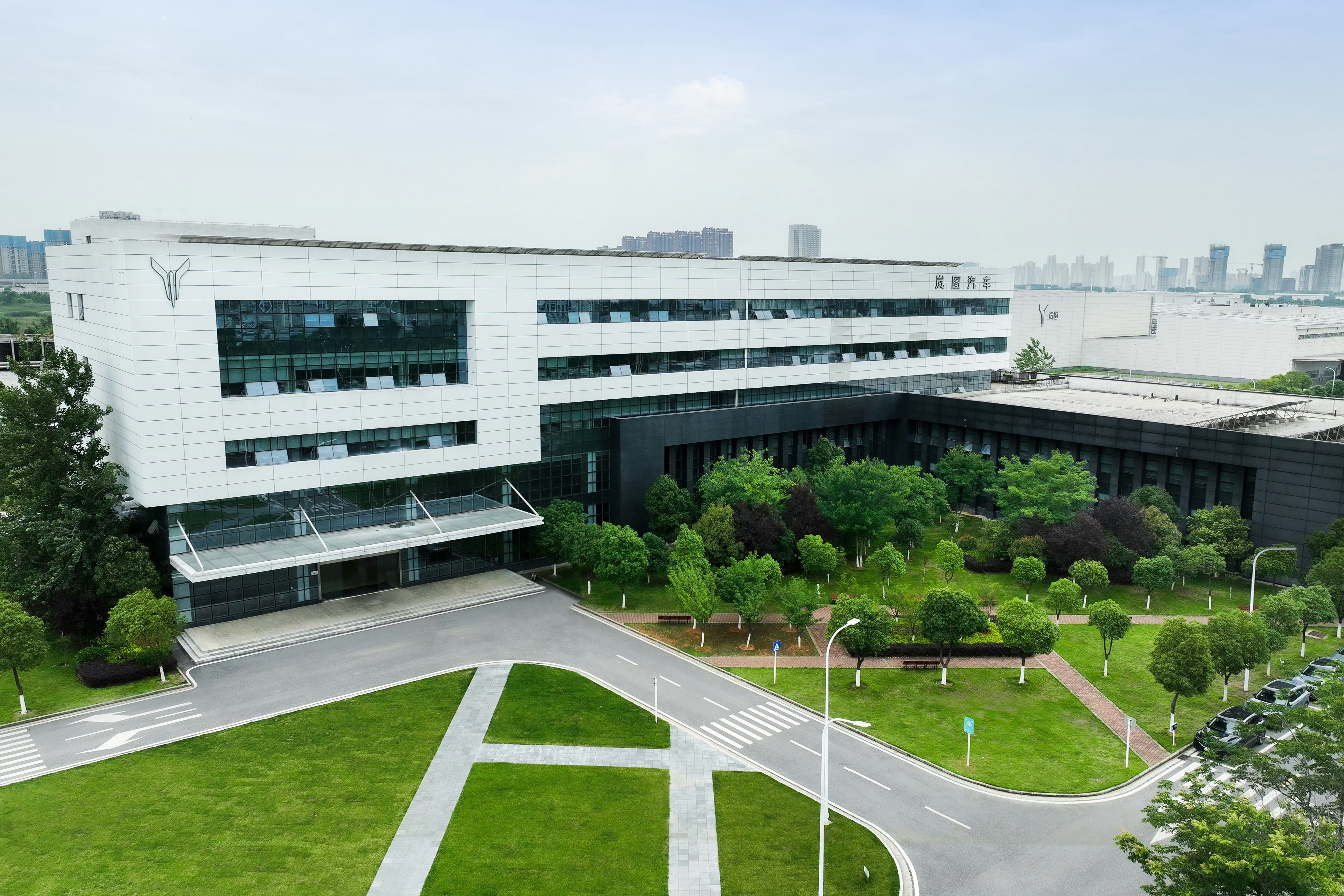 岚图汽车卢放谈及大学专业报考,表示不要功利性地选择专业