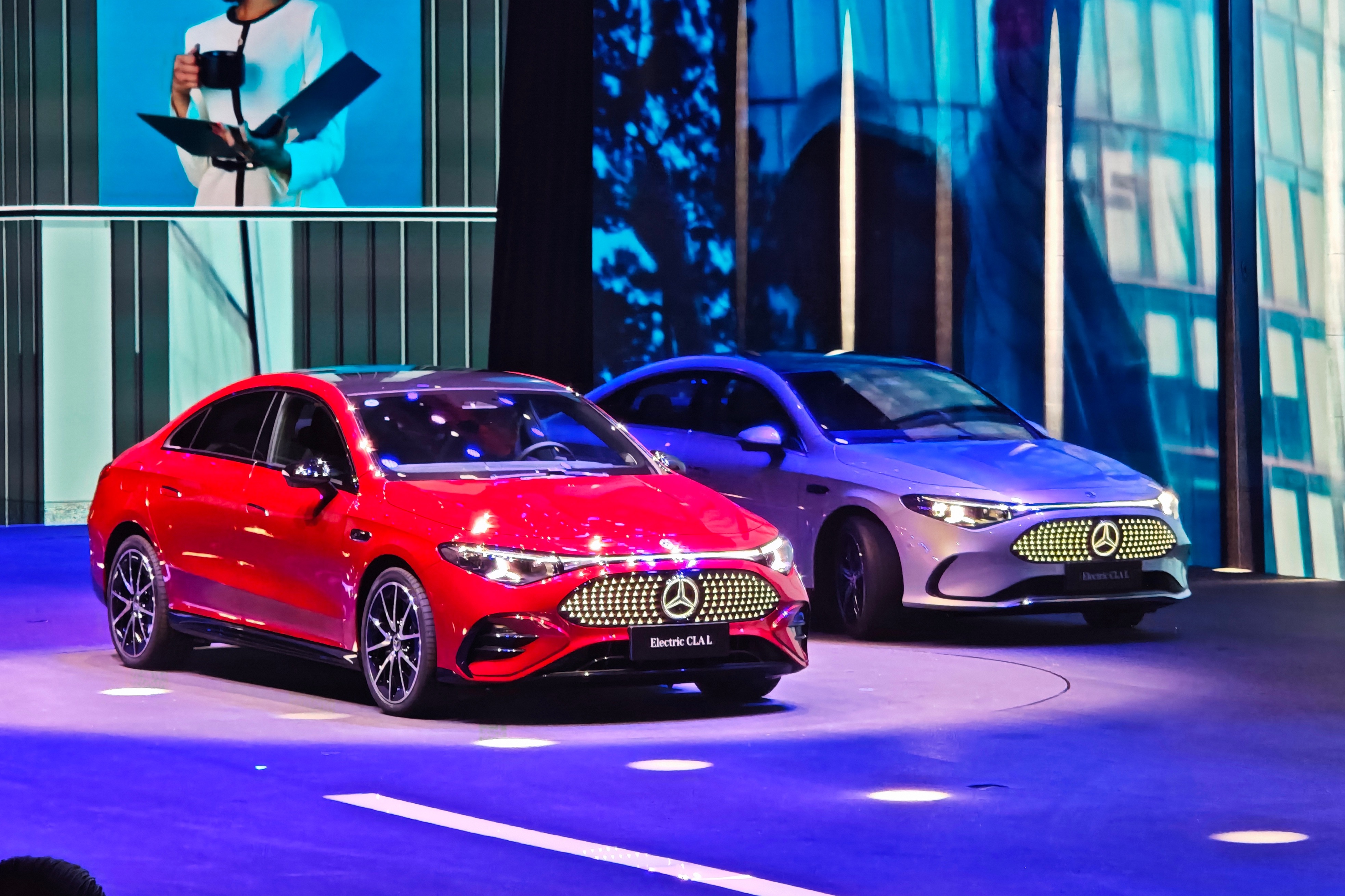 全新纯电长轴距CLA、Vision V概念车及前瞻科技亮相2025梅赛德斯-奔驰品牌科技日