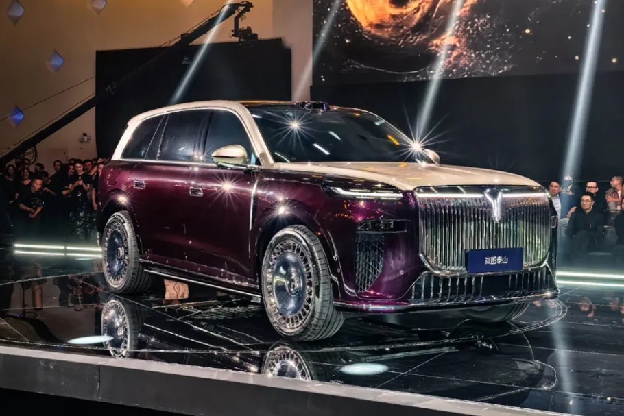 岚图泰山首秀，配华为L3智驾，月销能破5000？