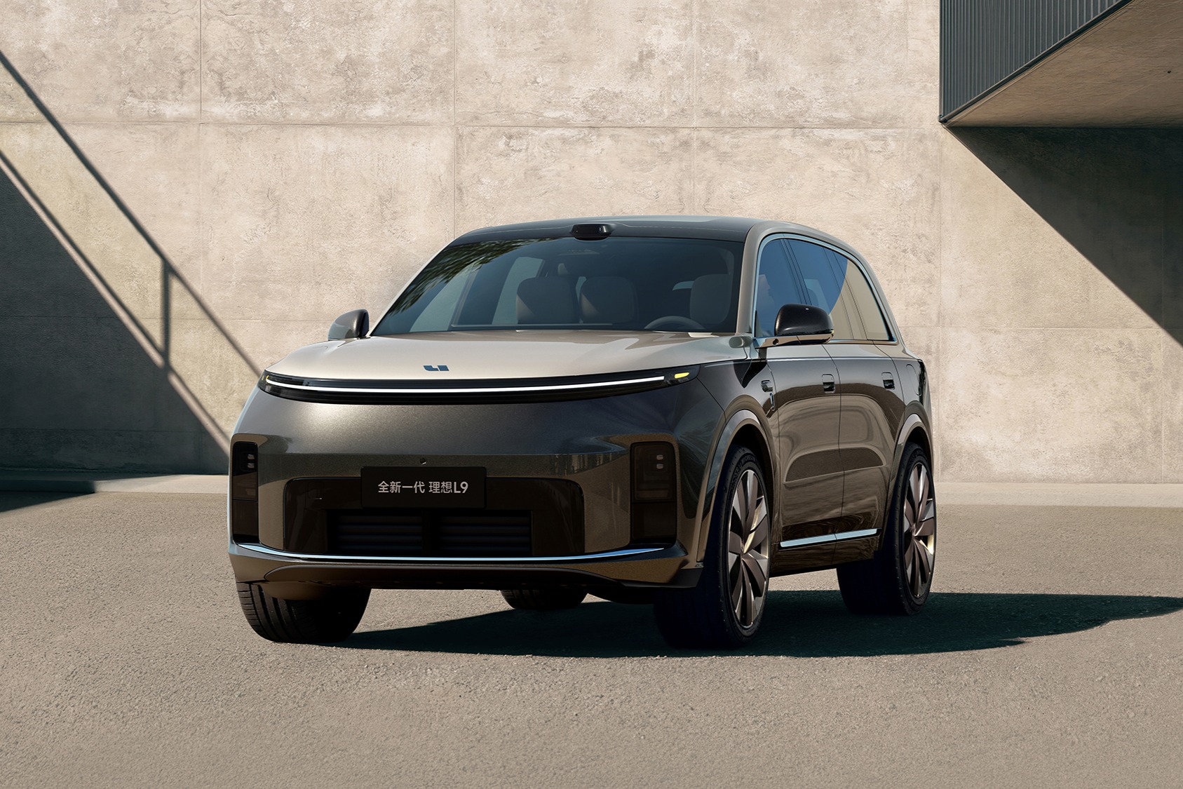 全新一代理想L9，比特斯拉更快实现具身智能？