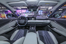 直击广州车展，哪吒汽车再放大招，U代表的不仅仅是新能源