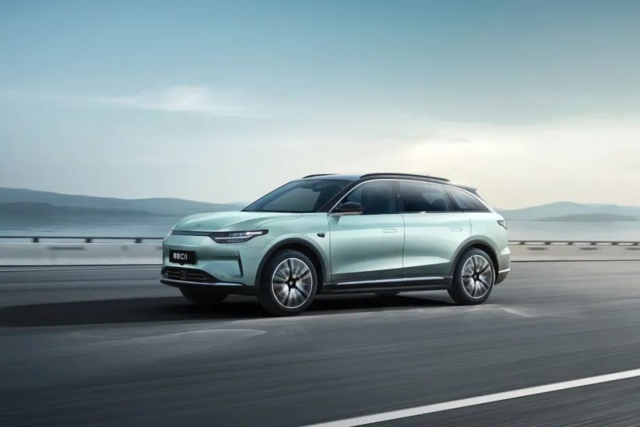 進(jìn)入2022年，“爆款”與“自研”重塑造車新一線陣營