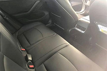 搶先看！量產版特斯拉Model 3后座圖片曝光
