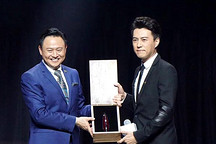 新紅旗H7售24.98萬起“老干部靳東”能讓TA時來運轉么?