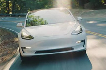 嘀～特斯拉Model 3用科技顛覆你對智能汽車的認知