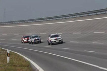 想不想知道你開的新能源車在賽道上是什么表現？
