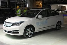 百公里只花8塊錢？東風(fēng)風(fēng)神E70“主場”上市