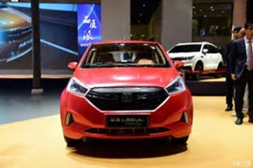先拿國(guó)家補(bǔ)貼5萬(wàn)4，這輛小轎車(chē)買(mǎi)它能免多少錢(qián)