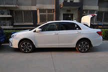 每天上下班超100公里，比亞迪秦EV300車主的電動通勤故事
