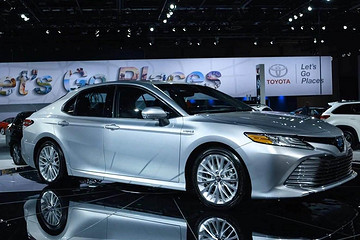 广州车展坚守混动路线背后，丰田大众在华为何无视新能源市场现状