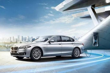 转角遇见“i”，豪华车企发力“电动化”谁将拔得头筹？