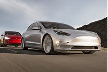 特斯拉Model 3正式交付外部客戶，見證產能爬坡的時刻到了！