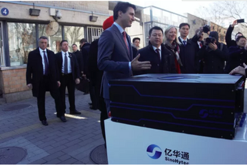 加拿大总理特鲁多访华参观亿华通氢燃料电池发动机