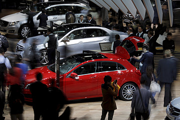 中国2017年11月新能源汽车的全球市场份额达到60%