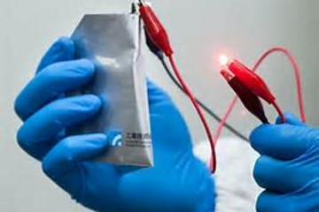 你真敢1.1秒给电池充满电？拿起科学手术刀解剖铝离子电池