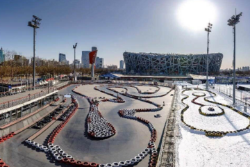 在鸟巢旁边开电动卡丁车是怎样一种体验