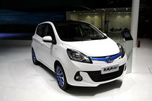 長(zhǎng)安奔奔EV300諜照曝光，電池或達(dá)33度，續(xù)航300公里
