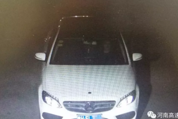時速120公里巡航?jīng)_卡的奔馳車主薛先生發(fā)了一條微博，評論區(qū)太精彩了