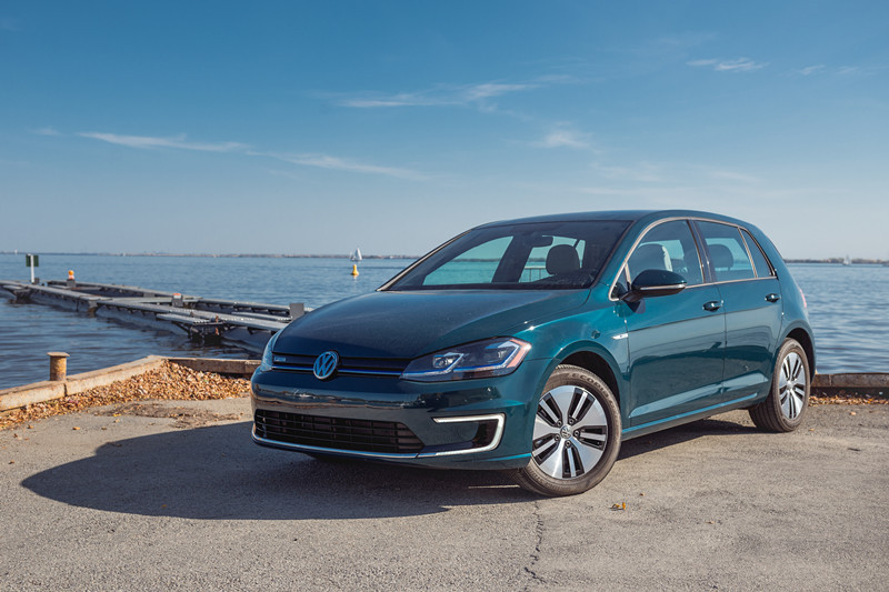 Volkswagen-E-Golf-2018-5390.jpg