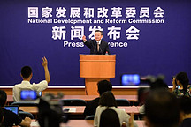發改委嚴鵬程：放開股比限制，對國內產業和企業來說不是“洪水猛獸”
